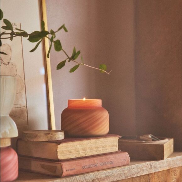 NWT ANTHROPLOGIE SANDSTONE VOLCANO CANDLE 70 hrs 19 oz - Picture 3 of 7